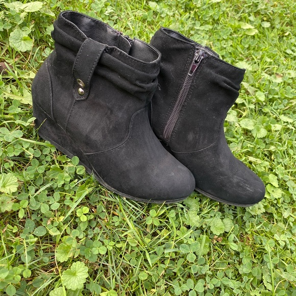 𝙽𝚒𝚗𝚎 𝚠𝚎𝚜𝚝 𝚠𝚎𝚍𝚐𝚎𝚜 - Picture 2 of 12